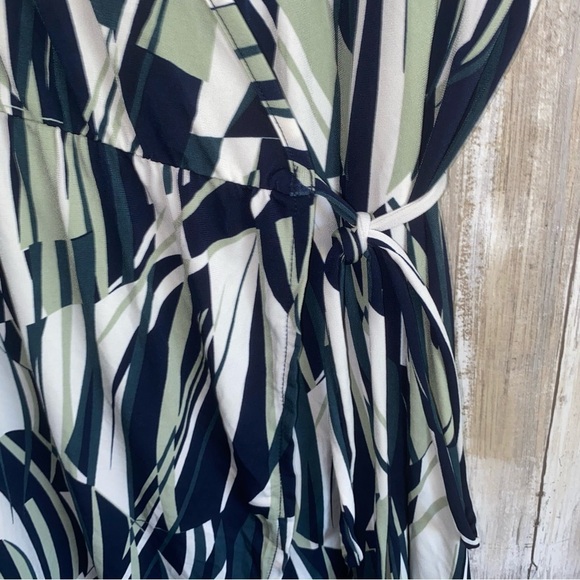 NWT Banana Republic Geometric Wrap Dress - Picture 3 of 8